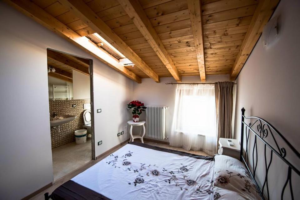 B&B Al Vicolo Di Mezzo Monzambano Ngoại thất bức ảnh